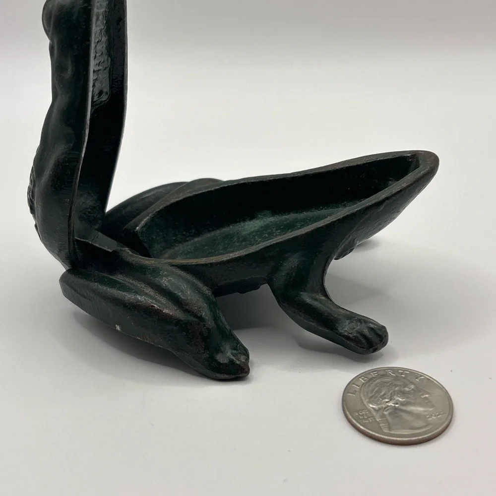 Vintage Cast Iron Frog Paperweight